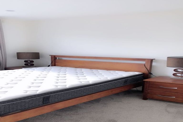 Photo of property in 3 Kahu Close, Orewa, 0931