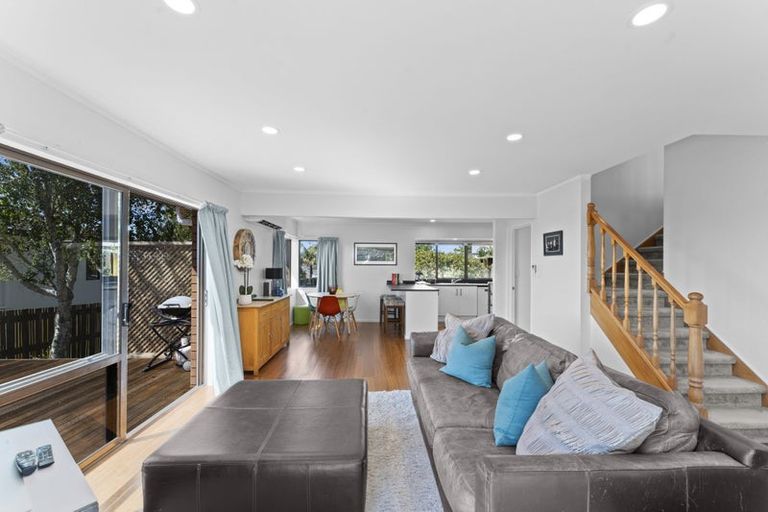 Photo of property in 74b Bradbury Road, Botany Downs, Auckland, 2010
