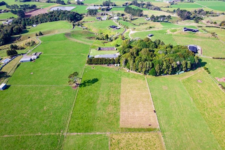 Photo of property in 80 Clearview Road, Lepperton, New Plymouth, 4373