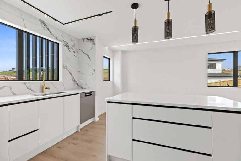 Photo of property in 20a Makomako Drive, Orewa, 0931