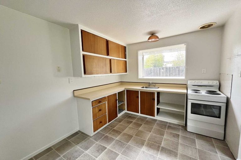 Photo of property in 51 Woodbury Street, Russley, Christchurch, 8042