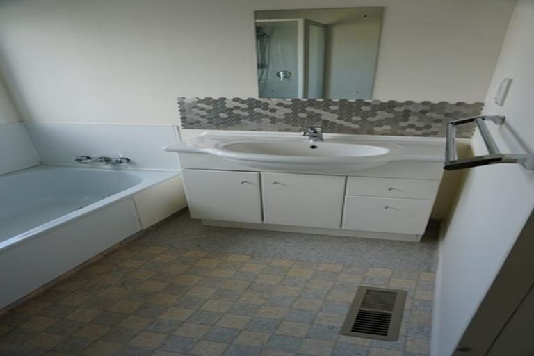 Photo of property in 39b Parkvale Road, Karori, Wellington, 6012