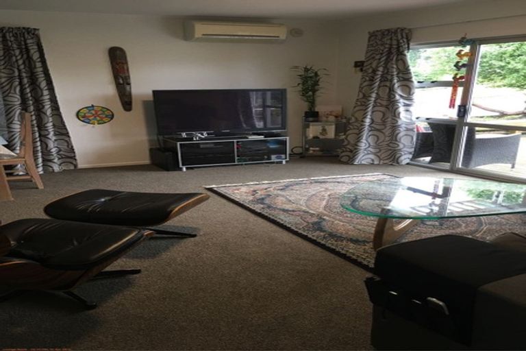Photo of property in 6 Philip Place, Hillcrest, Auckland, 0627