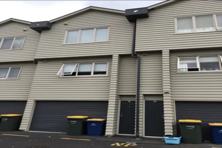 Photo of property in 5/4 Keeling Road, Henderson, Auckland, 0612