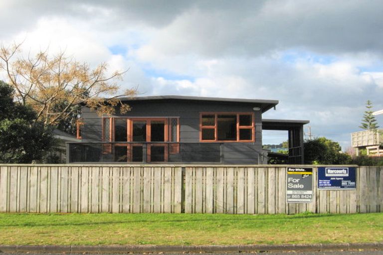 Photo of property in 112 Patuwai Drive, Whangamata, 3620