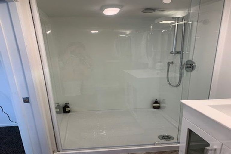 Photo of property in 8 Kopiko Way, Brooklyn, Wellington, 6021