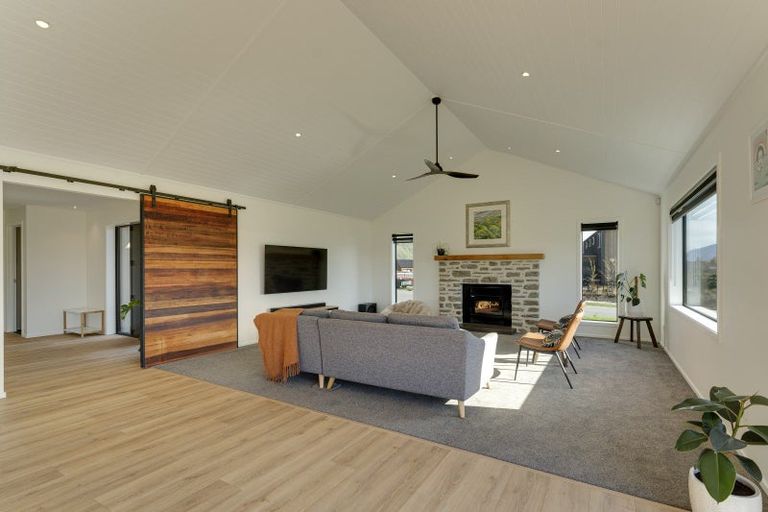 Photo of property in 18 Marjon Drive, Wanaka, 9305