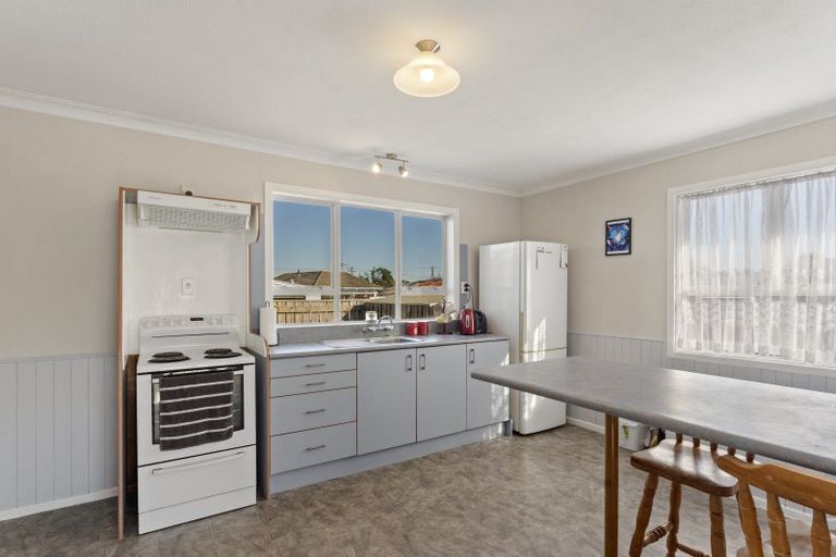 Photo of property in 12 Saint Annes Street, Levin, 5510