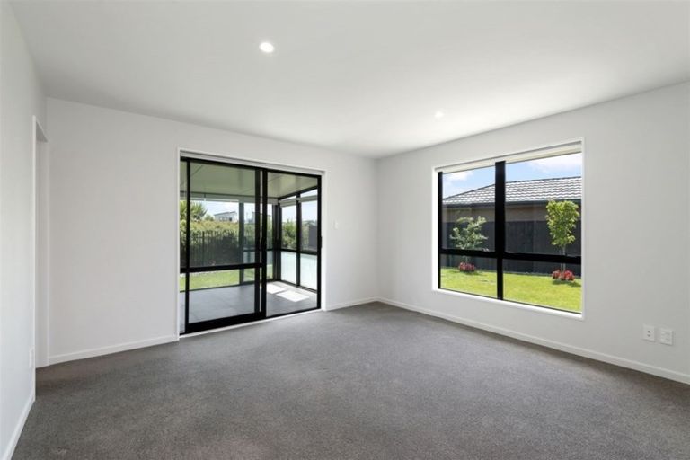Photo of property in 16 Kilkivan Lane, Broomfield, Christchurch, 8042