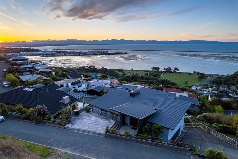 Photo of property in 52 Davies Drive, Atawhai, Nelson, 7010