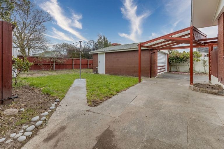 Photo of property in 6 Camberwell Place, Avonhead, Christchurch, 8042