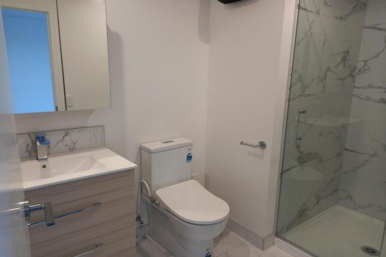 Photo of property in 2/2 Jadewynn Drive, Massey, Auckland, 0614