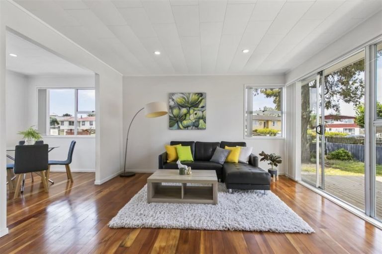 Photo of property in 18 Orly Avenue, Mangere, Auckland, 2022