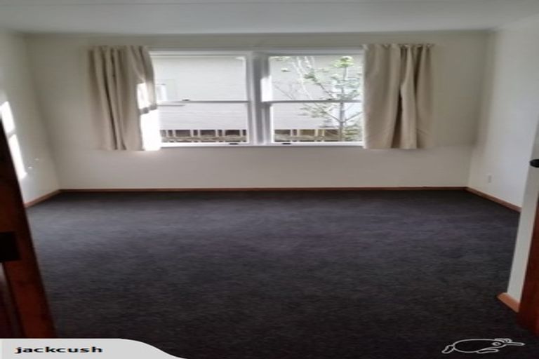 Photo of property in 21 Perrin Place, Kelvin Grove, Palmerston North, 4414