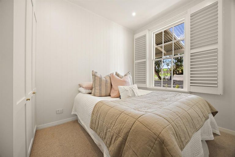 Photo of property in 1223 Old North Road, Helensville, 0875