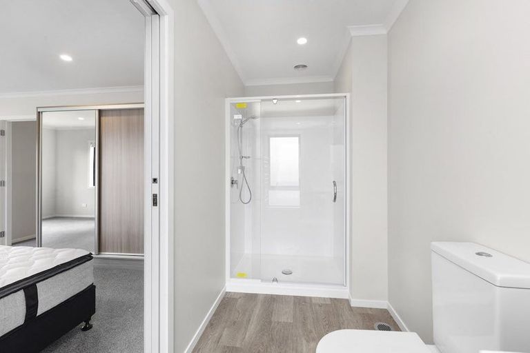 Photo of property in 12 Emmadale Lane, Hamilton East, Hamilton, 3216