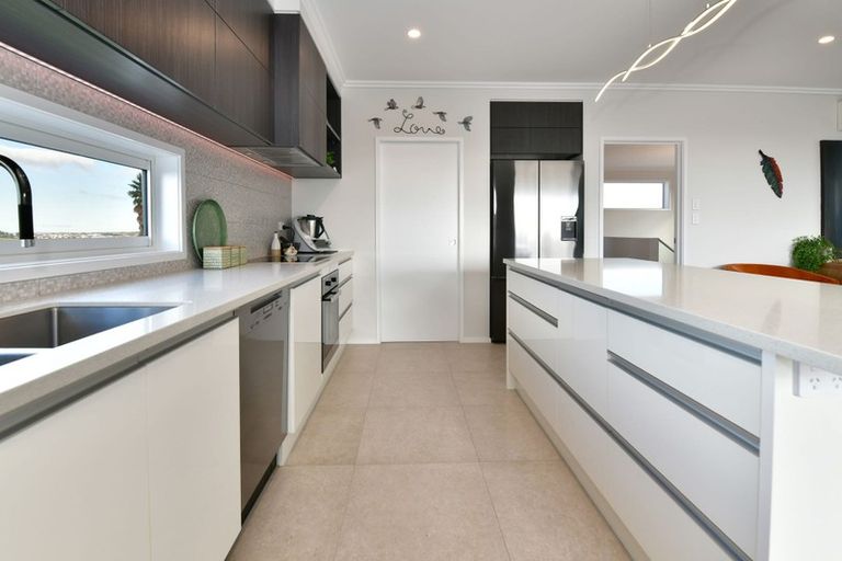 Photo of property in 36 Manhattan Rise, Orewa, 0931