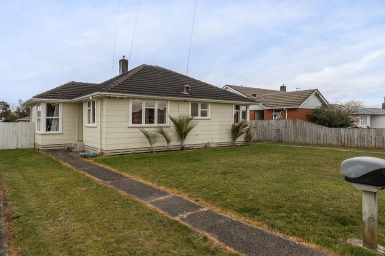 Photo of property in 5 Clyde Street, Levin, 5510