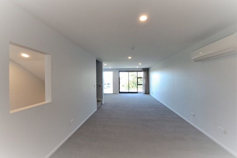 Photo of property in 24 Memorial Park Lane, Hobsonville, Auckland, 0618