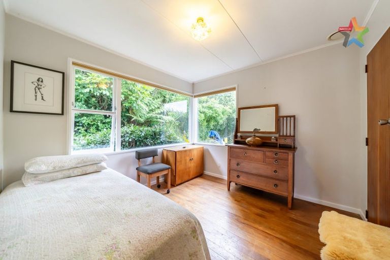 Photo of property in 15 Acheron Road, Paremata, Porirua, 5026