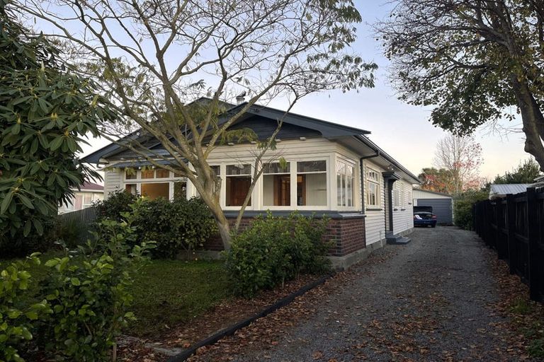 Photo of property in 100 Edward Avenue, Edgeware, Christchurch, 8013
