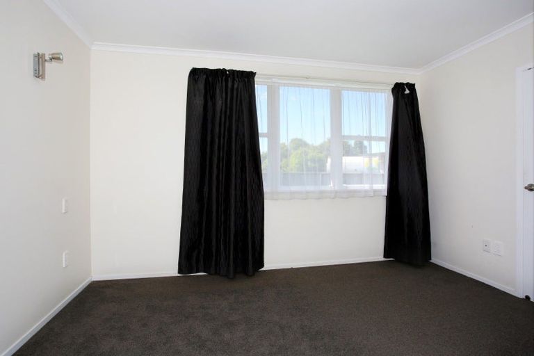 Photo of property in 1/1 Cooper Place, Papakura, 2110