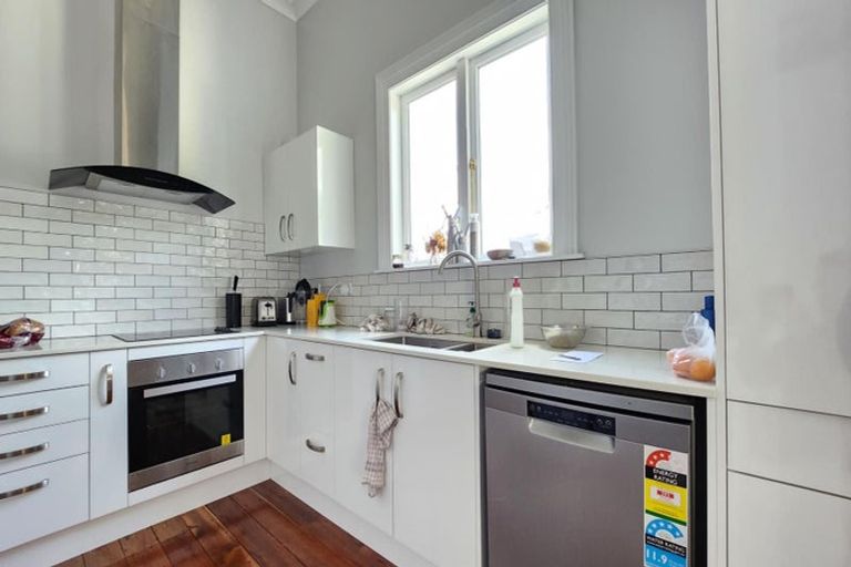 Photo of property in 126 Wallace Street, Mount Cook, Wellington, 6021