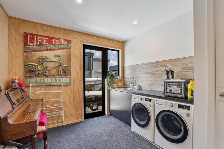 Photo of property in 4 Pounamu Avenue, Albert Town, Wanaka, 9305