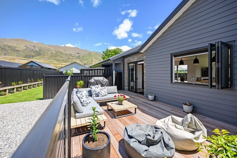 Photo of property in 29 Little Alpha Loop, Wanaka, 9305