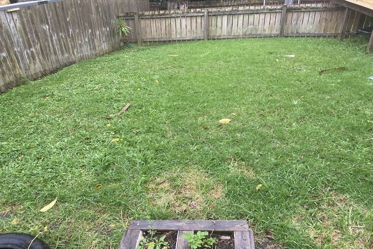 Photo of property in 17 Lemnos Place, Titirangi, Auckland, 0604