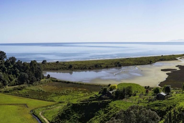 Photo of property in 137 Ohiwa Beach Road, Waiotahe, Opotiki, 3198