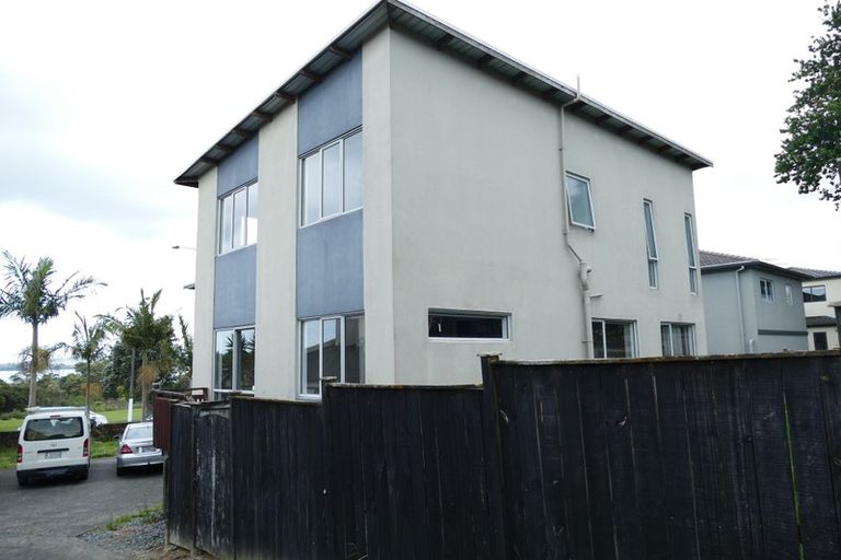 Photo of property in 455 Old Te Atatu Road, Te Atatu Peninsula, Auckland, 0610