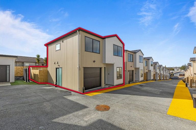 Photo of property in 11/116 Colwill Road, Massey, Auckland, 0614