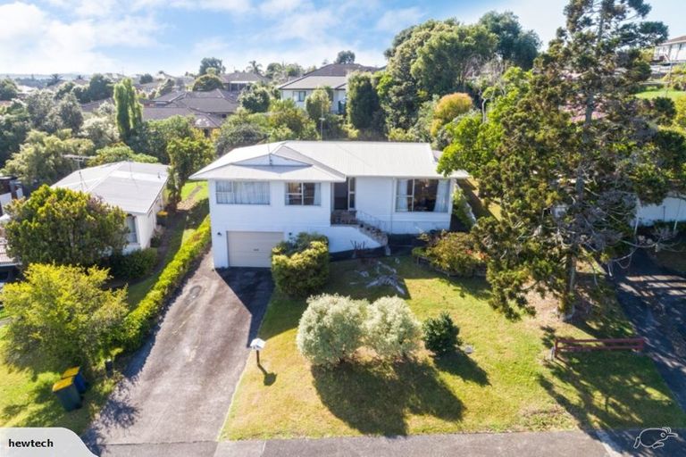 Photo of property in 8 Hewlett Road, Massey, Auckland, 0614