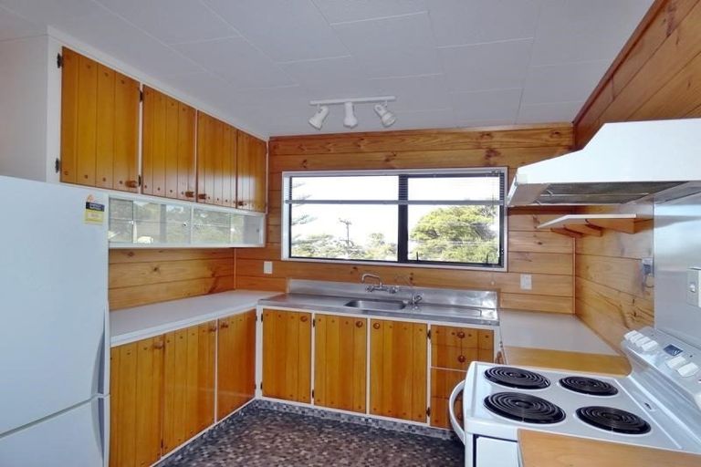 Photo of property in 57 Cliff View Drive, Green Bay, Auckland, 0604