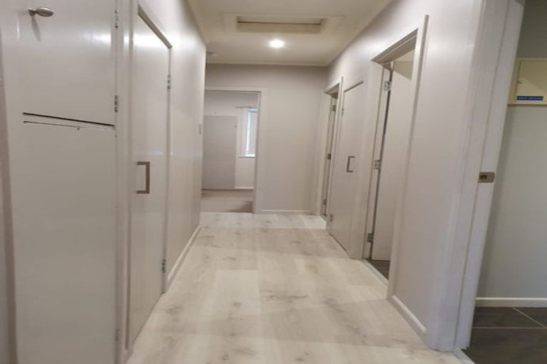 Photo of property in 71 Stottholm Road, Titirangi, Auckland, 0604