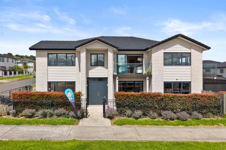 Photo of property in 67 Drumbuoy Drive, Flat Bush, Auckland, 2019
