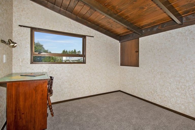 Photo of property in 16 Rugby Place, Te Kamo, Whangarei, 0112