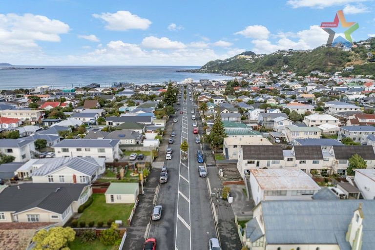 Photo of property in 74f4 Freyberg Street, Lyall Bay, Wellington, 6022