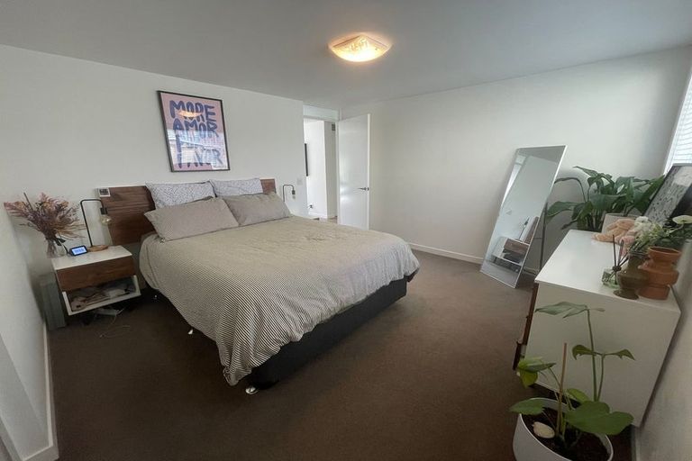 Photo of property in 12 Viridian Lane, Greenhithe, Auckland, 0632