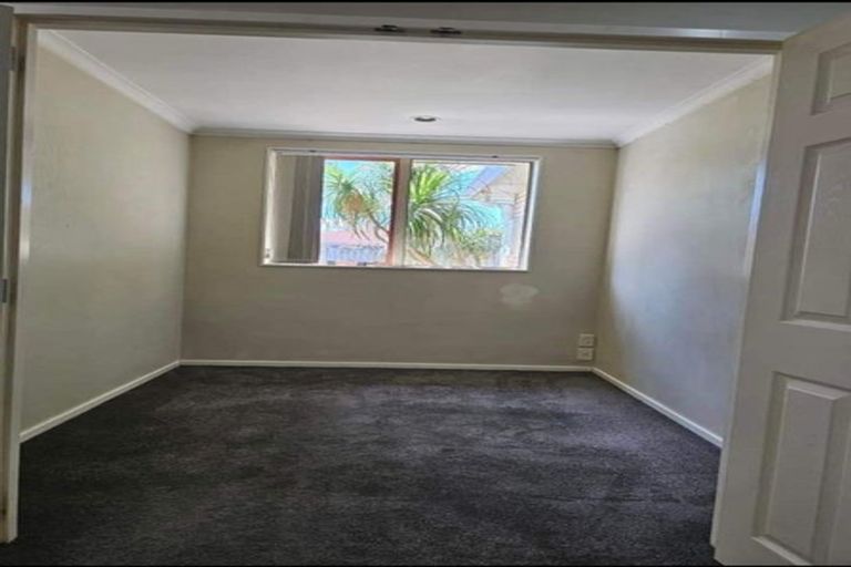 Photo of property in 12 Scotts Field Drive, Takanini, 2112