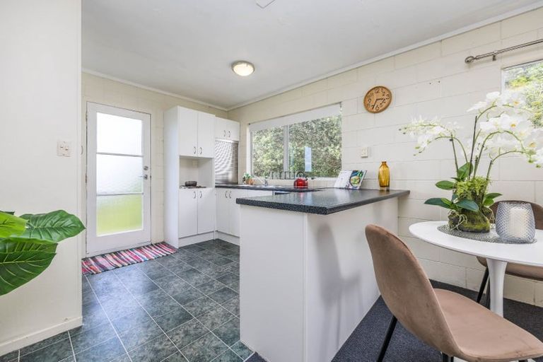 Photo of property in 19a/5 Verbena Road, Birkdale, Auckland, 0626