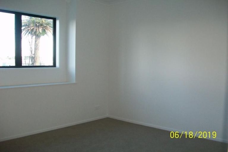 Photo of property in 264 Hobsonville Point Road, Hobsonville, Auckland, 0616