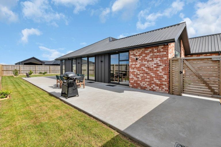 Photo of property in 25 Taurangawaka Road, One Tree Point, 0118