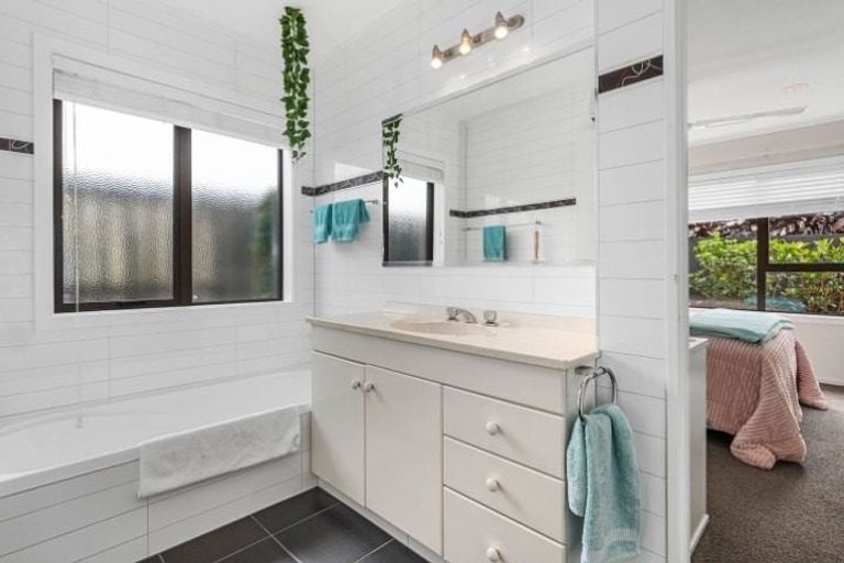 Photo of property in 3b Percival Avenue, Matua, Tauranga, 3110