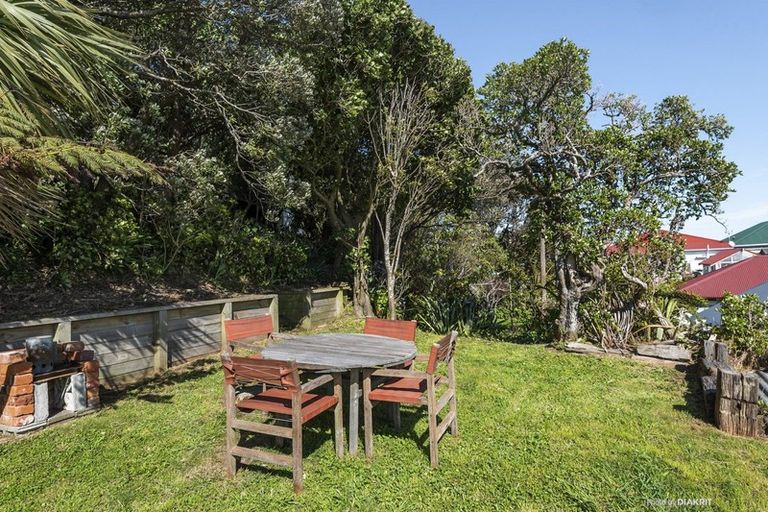 Photo of property in 25 Harland Street, Brooklyn, Wellington, 6021