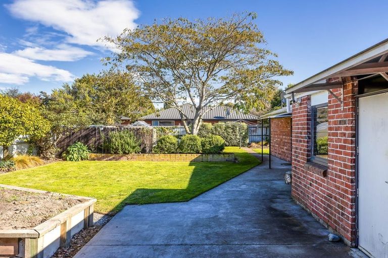Photo of property in 21 Munro Street, Redwood, Christchurch, 8051