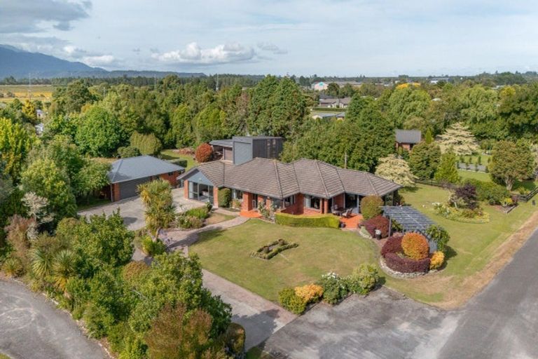 Photo of property in 39 Kew Road, Westport, 7825