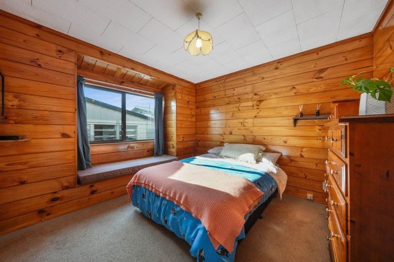 Photo of property in 13a Ward Crescent, Te Atatu Peninsula, Auckland, 0610