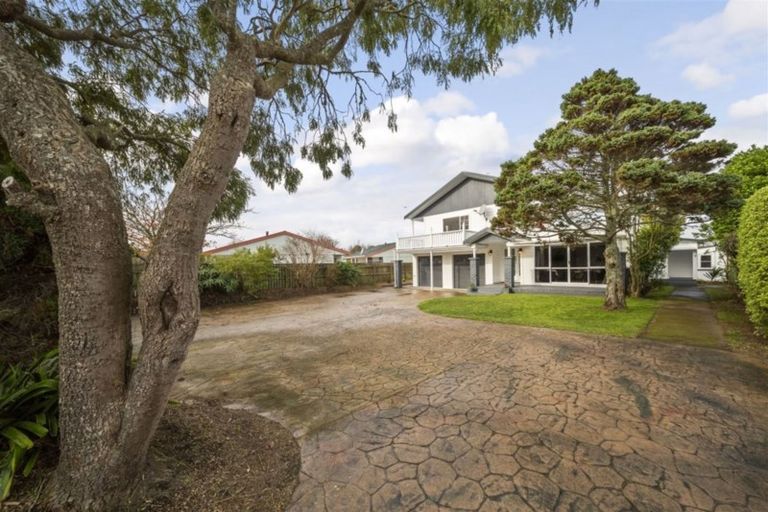 Photo of property in 36 Tawhiti Road, Hawera, 4610